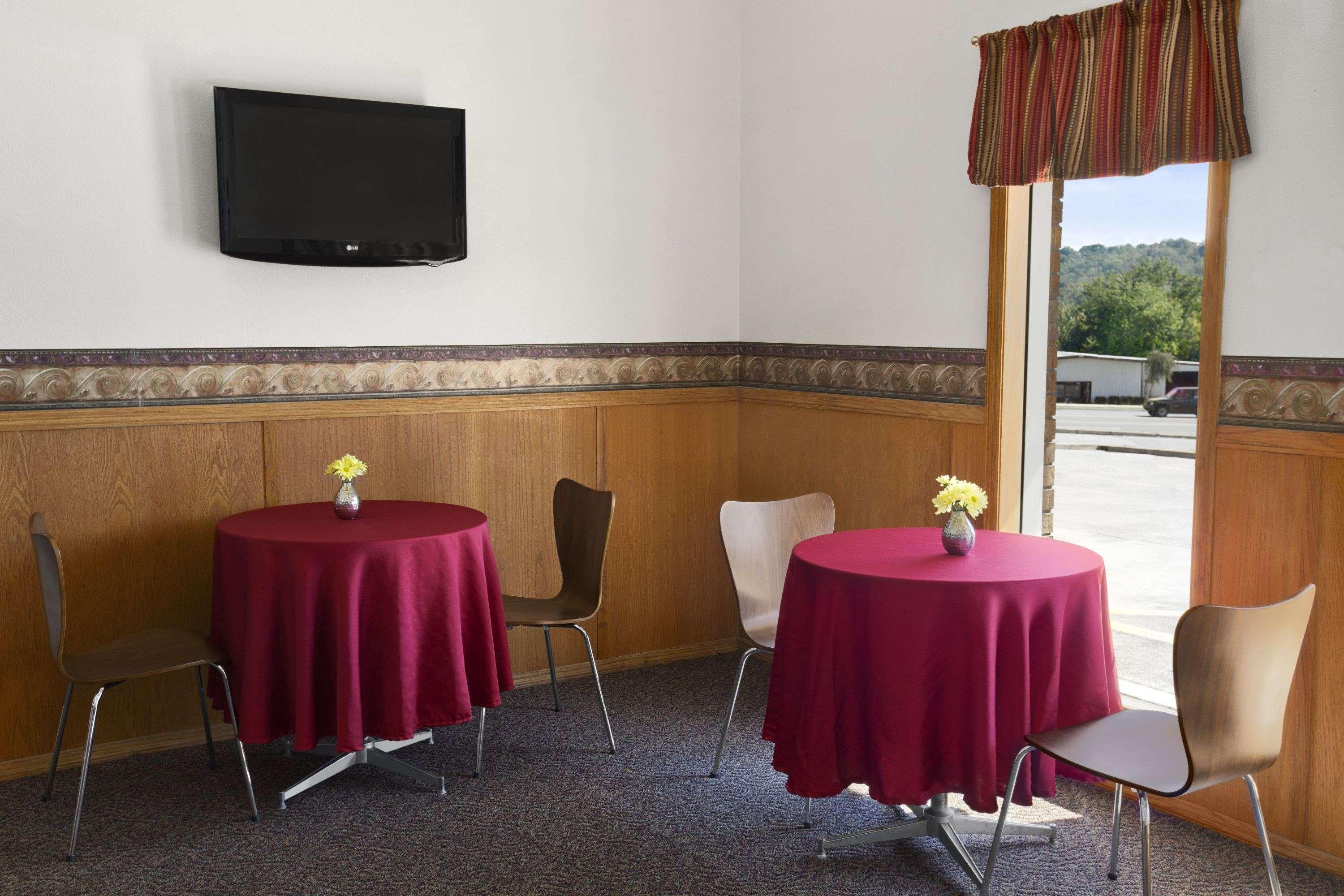 Super 8 By Wyndham Batesville Esterno foto